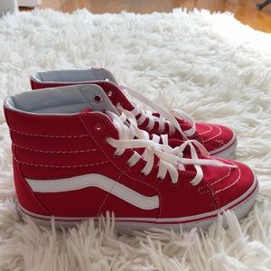 Red Sk8-High Vans 🖤